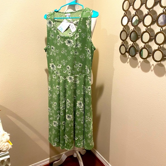 LuLaRoe Dresses & Skirts - Lularoe Nicki NWT